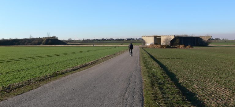 Foto aus Wikipedia zeigt die So-da-Brücke bei Euskirchen aus Fahrradfahrerperspektive. (Creative Commons)